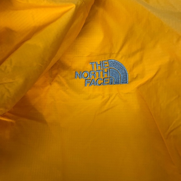 The North Face Hyvent 2.5L Hooded Jacket - Picture 3 of 8